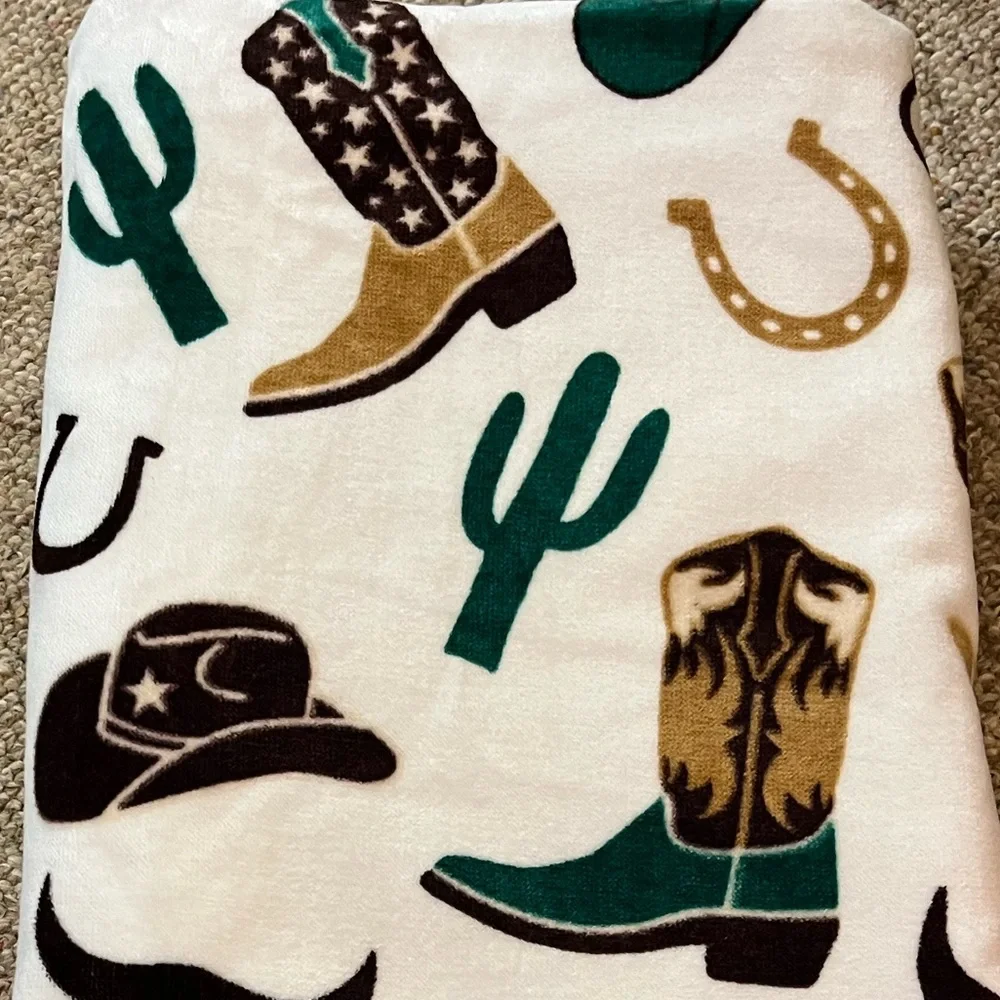 🆕 Truly Lou Western Cowboy Beach Towel Oversized VIRAL